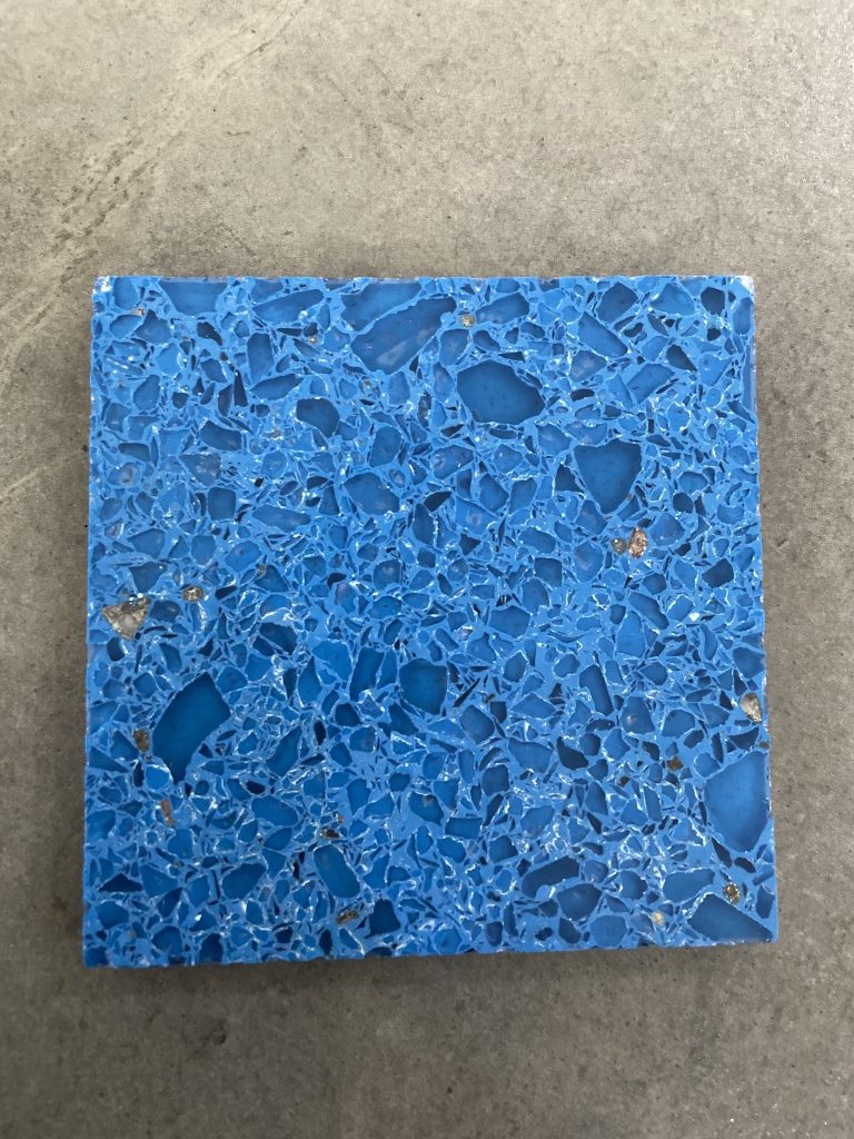 پوشش ترازو Terrazzo برای کف تولید شده از شیشه خورده